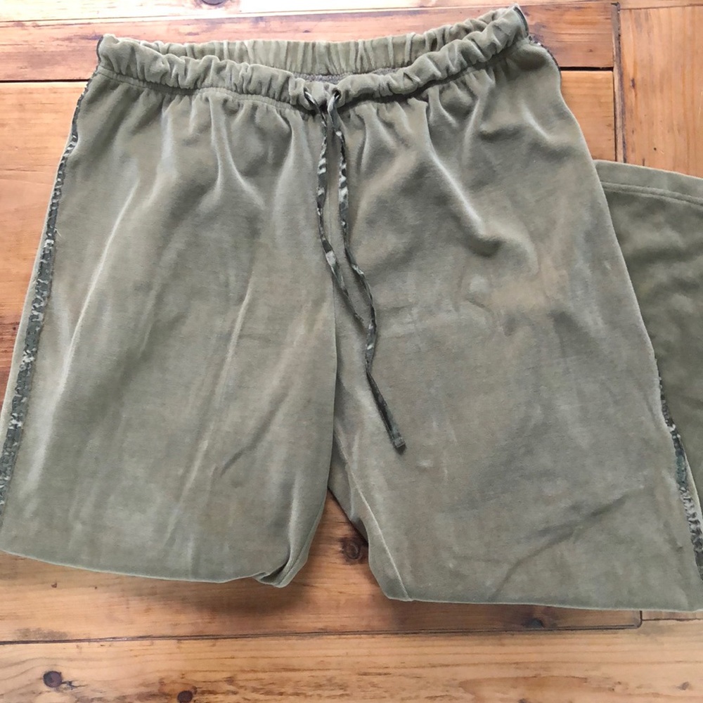 Jane Ashley Velvet Pants